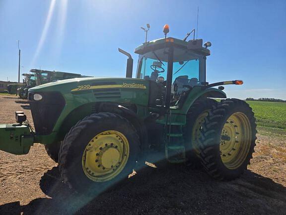 Image of John Deere 7920 equipment image 3