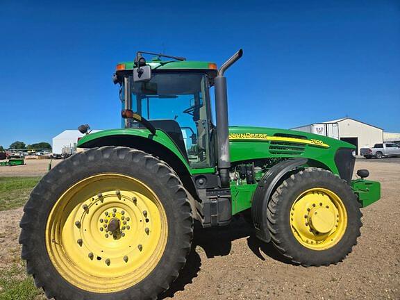 Image of John Deere 7920 equipment image 1