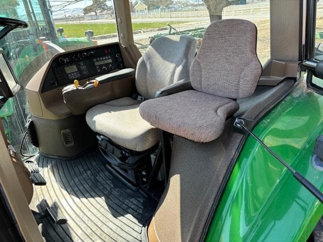 Image of John Deere 8120 equipment image 4