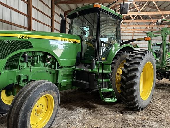 Image of John Deere 8120 Primary image