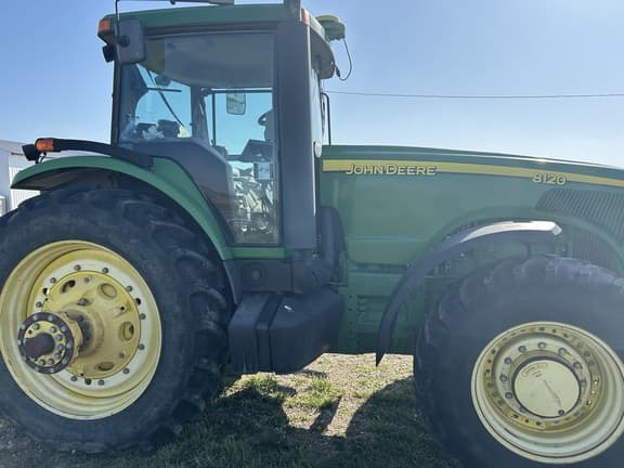 Image of John Deere 8120 equipment image 3