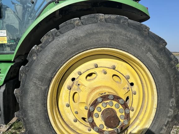 Image of John Deere 8120 equipment image 4