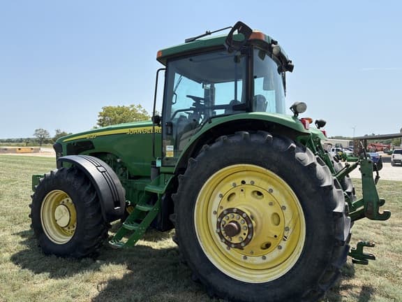 Image of John Deere 8120 equipment image 1