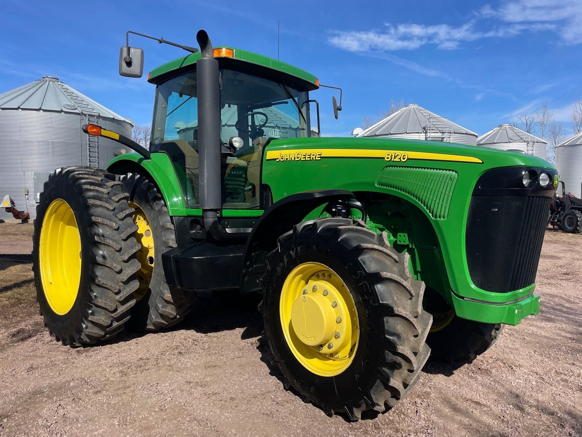 2004 John Deere 8120 Equipment Image0