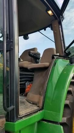 Image of John Deere 8220 Image 1