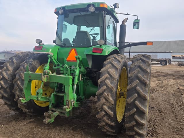 Image of John Deere 8220 equipment image 3