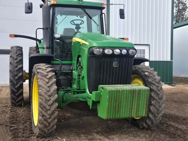 Image of John Deere 8220 equipment image 2
