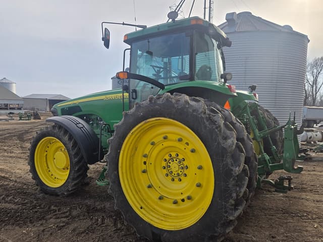 Image of John Deere 8220 equipment image 4