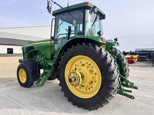 Image of John Deere 8220 equipment image 3