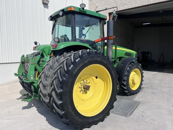 Image of John Deere 8220 equipment image 2