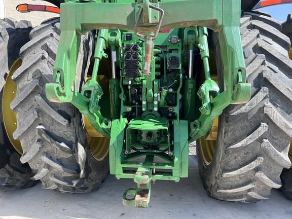 Image of John Deere 8220 equipment image 4
