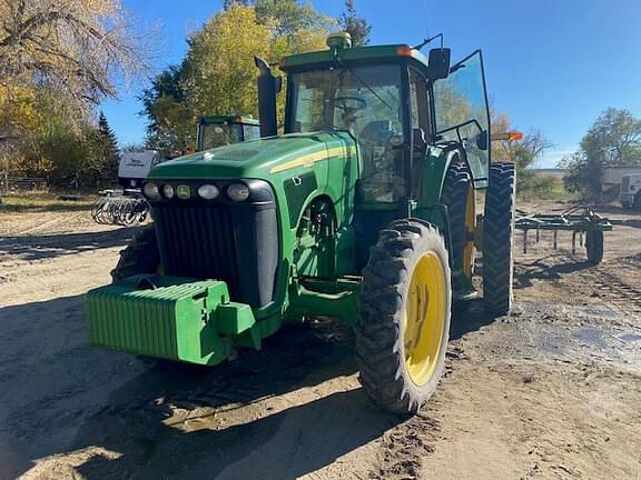 Image of John Deere 8220 equipment image 1