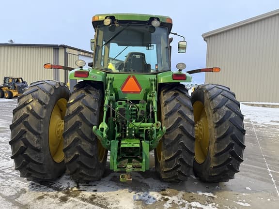 Image of John Deere 8220 equipment image 3