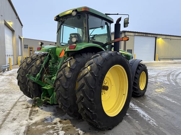 Image of John Deere 8220 equipment image 2