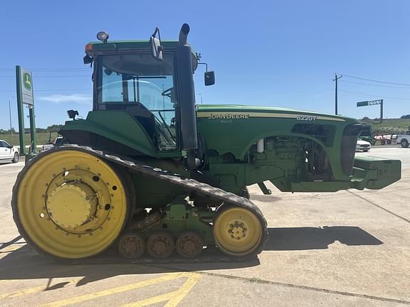 Image of John Deere 8220T equipment image 1