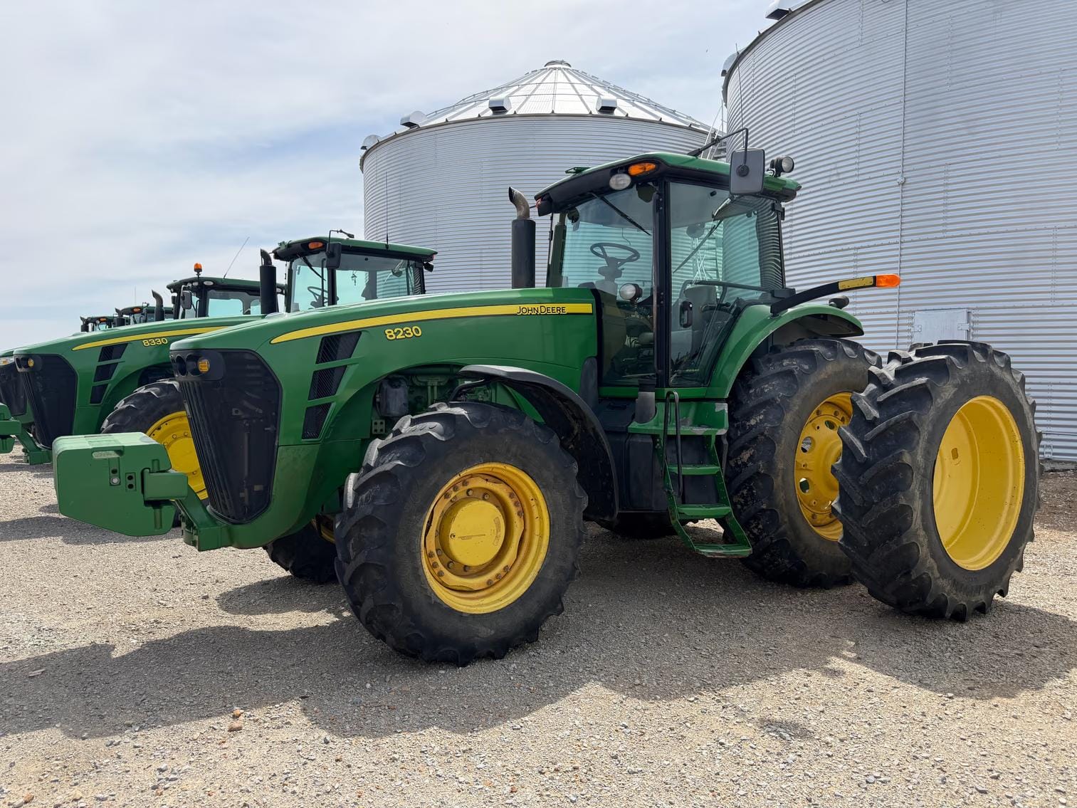 2004 John Deere 8230 Equipment Image0