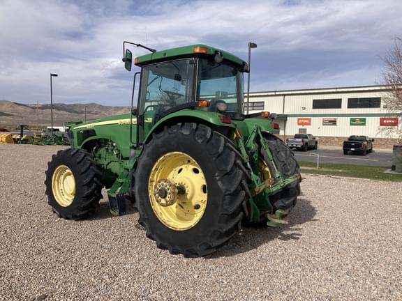 Image of John Deere 8320 equipment image 2