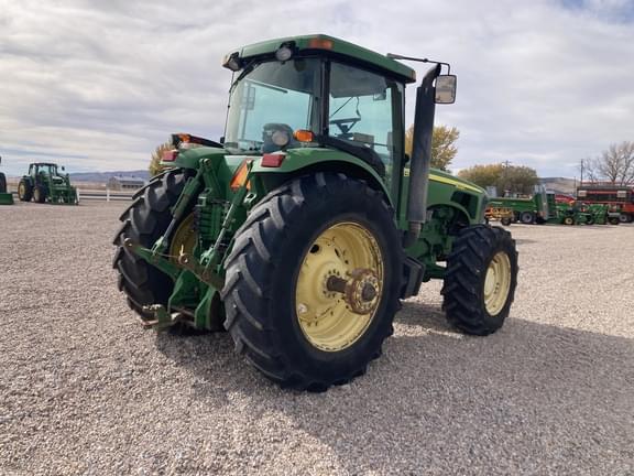 Image of John Deere 8320 equipment image 4