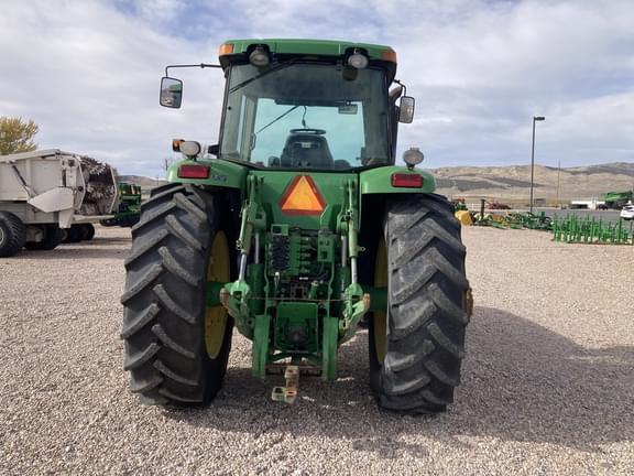 Image of John Deere 8320 equipment image 3
