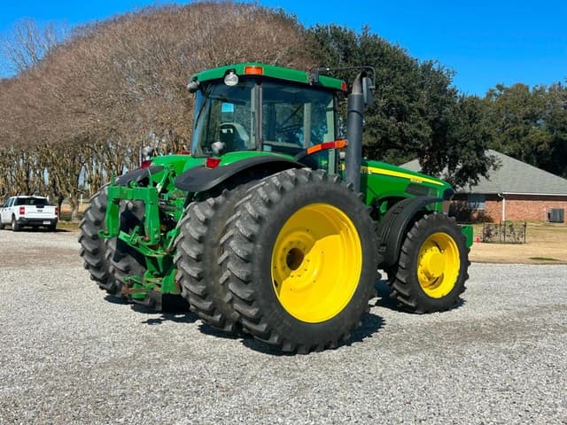 Image of John Deere 8320 equipment image 4