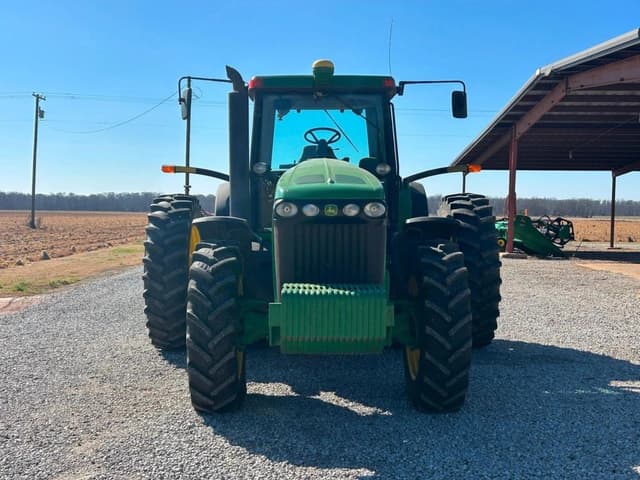 Image of John Deere 8320 equipment image 1