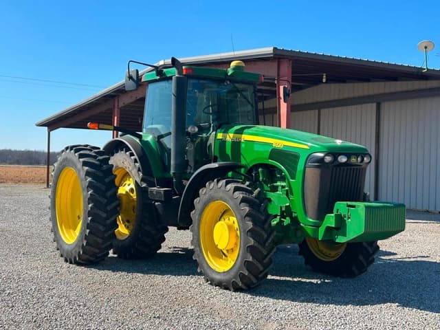 Image of John Deere 8320 equipment image 2