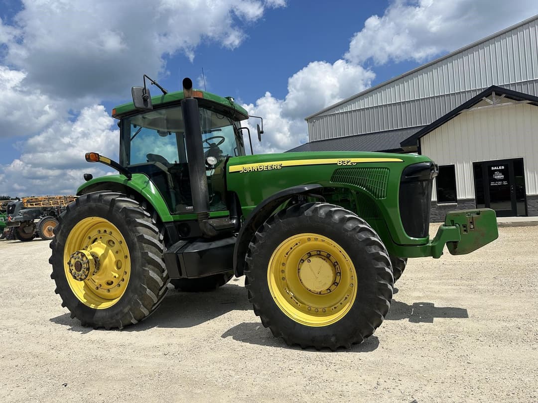 Image of John Deere 8320 Primary image