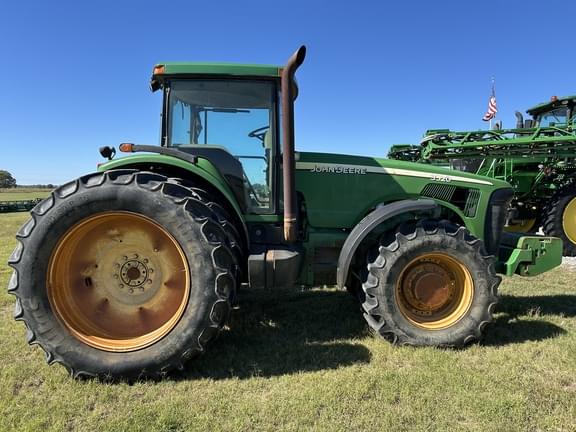 Image of John Deere 8320 equipment image 2