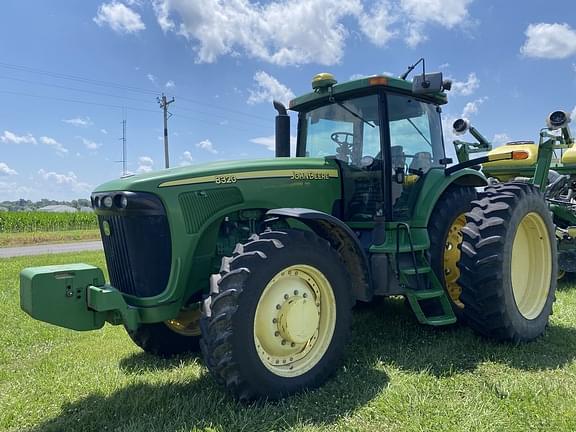 Image of John Deere 8320 equipment image 1