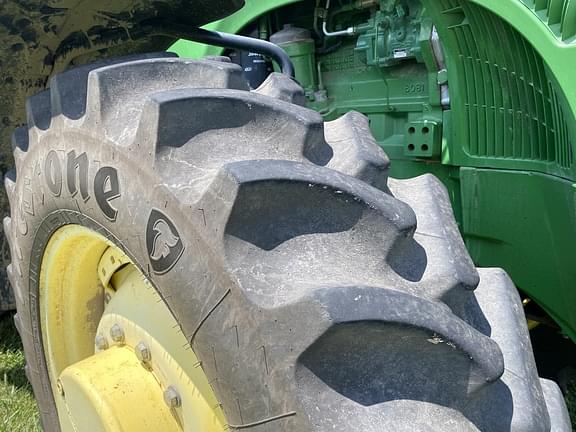 Image of John Deere 8320 equipment image 2