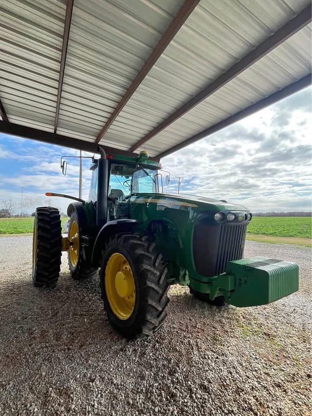 Image of John Deere 8320 equipment image 1