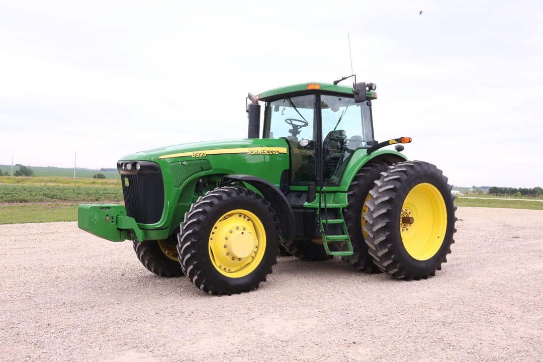 Image of John Deere 8320 Primary image