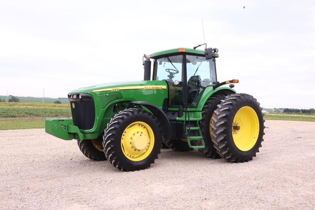 Image of John Deere 8320 Primary image