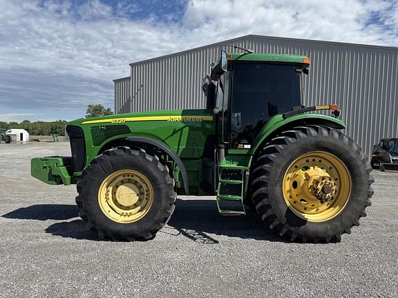 Image of John Deere 8320 equipment image 1