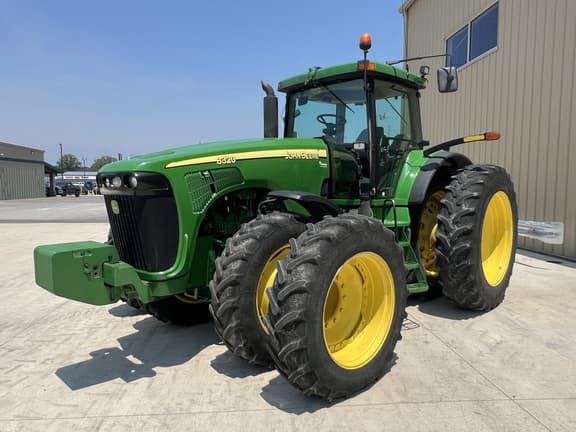 Image of John Deere 8320 equipment image 2