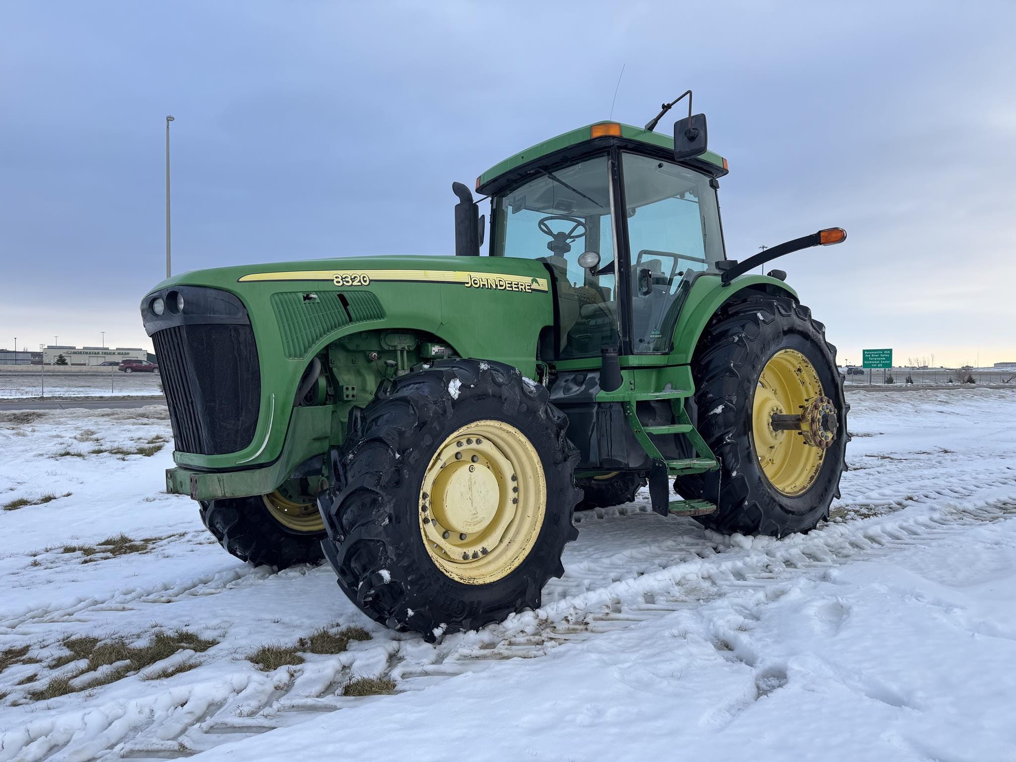 2004 John Deere 8320 Equipment Image0