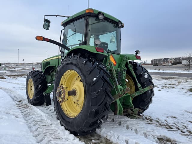 Image of John Deere 8320 equipment image 4