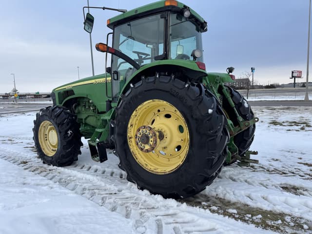 Image of John Deere 8320 equipment image 3