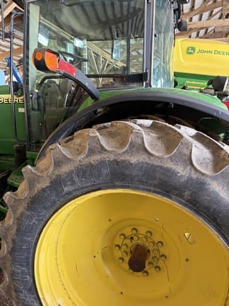 Image of John Deere 8320 equipment image 1