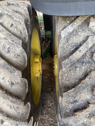 Image of John Deere 8320 equipment image 3