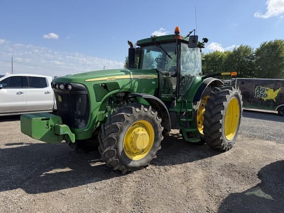 Image of John Deere 8320 equipment image 1