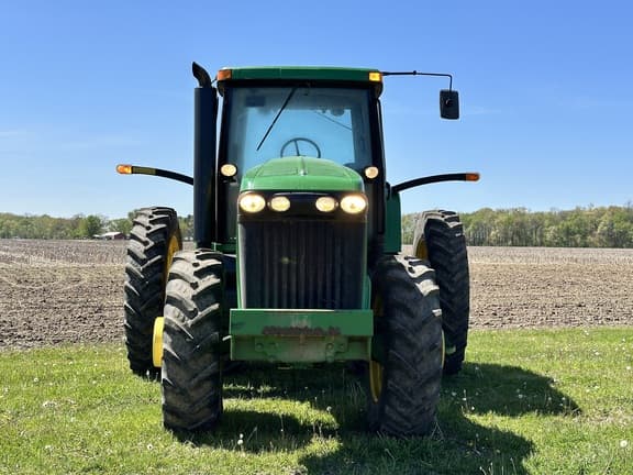 Image of John Deere 8320 equipment image 1