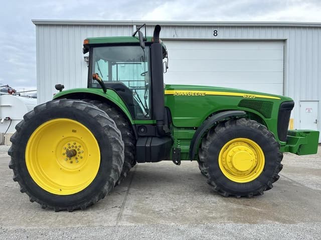 Image of John Deere 8320 equipment image 3