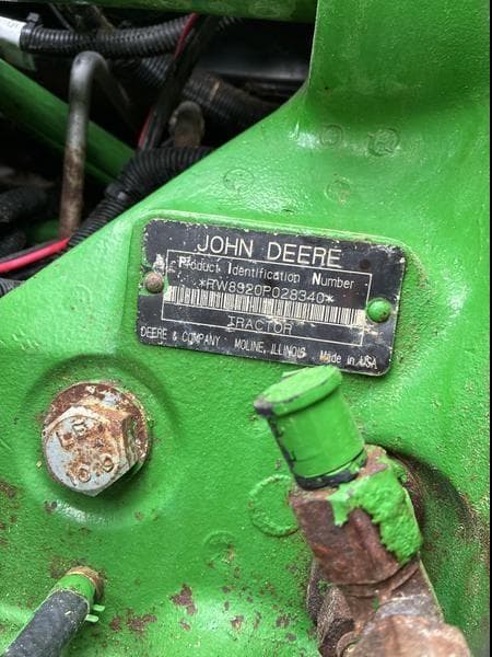 Image of John Deere 8320 equipment image 1