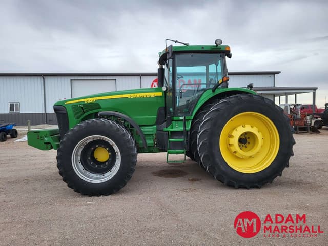 Image of John Deere 8320 equipment image 4