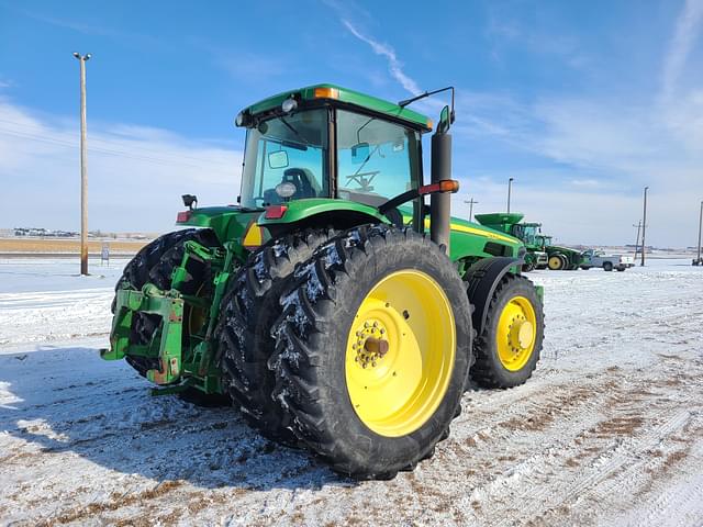 Image of John Deere 8320 equipment image 2