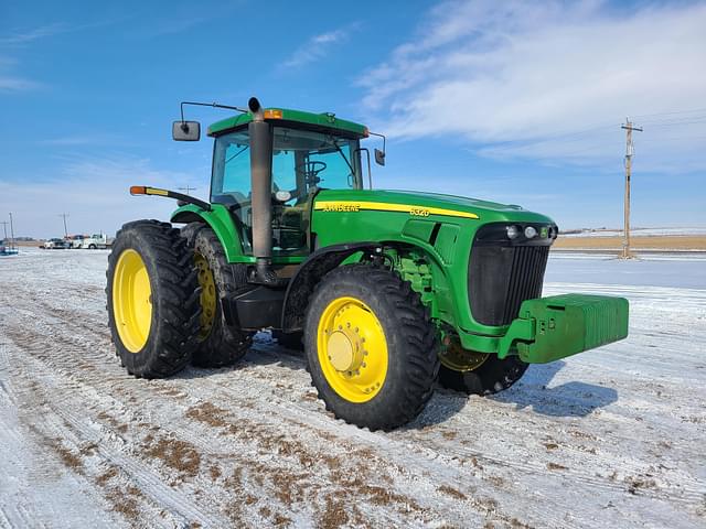 Image of John Deere 8320 equipment image 1