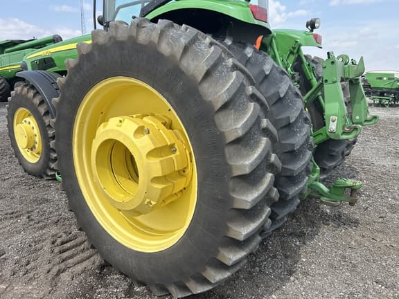 Image of John Deere 8420 equipment image 4