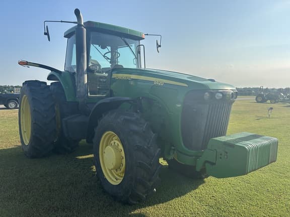 Image of John Deere 8420 equipment image 2