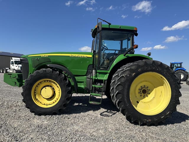 Image of John Deere 8420 equipment image 2